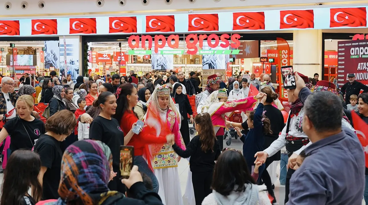 103 bin bayraklı kutlama, 103 bin çocuğa etkinlik