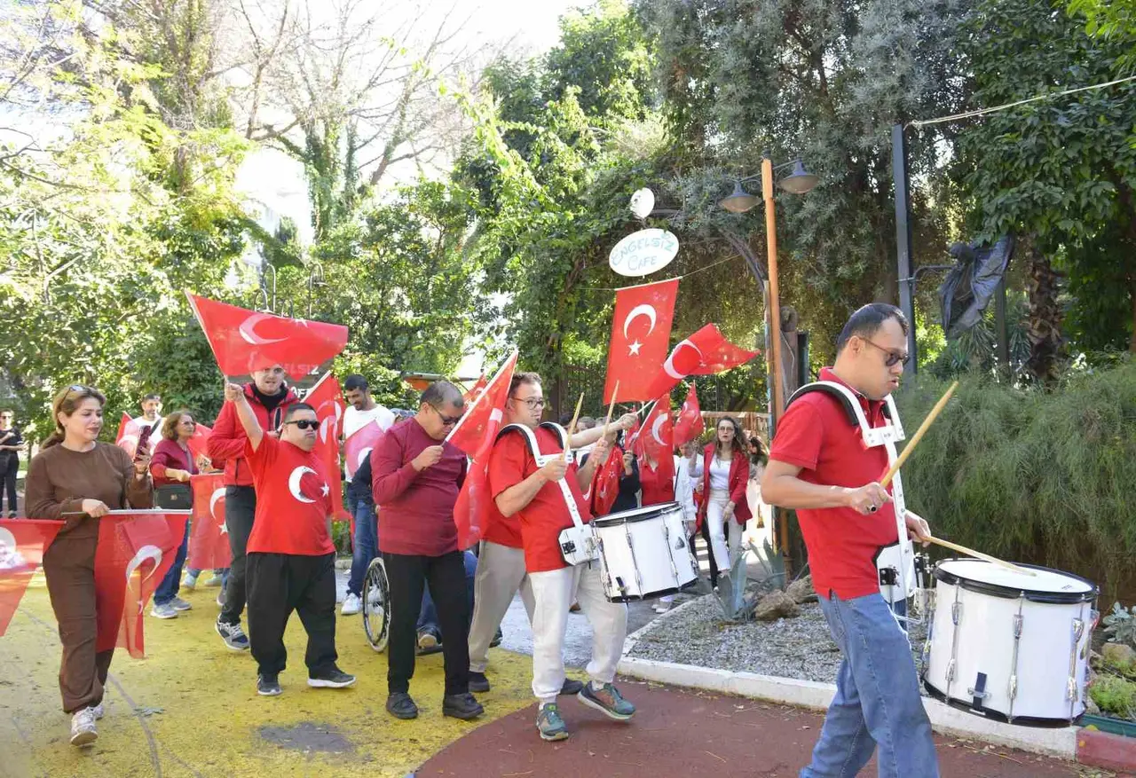Özel bireylerden Cumhuriyet coşkusu