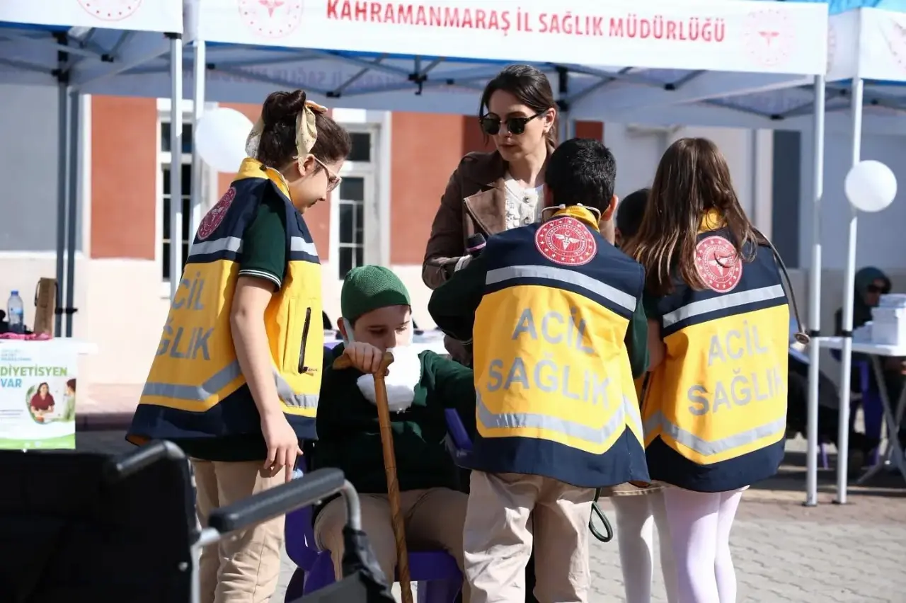 Kahramanmaraş’ta öğrencilere sağlıklı yaşamın püf noktaları anlatıldı