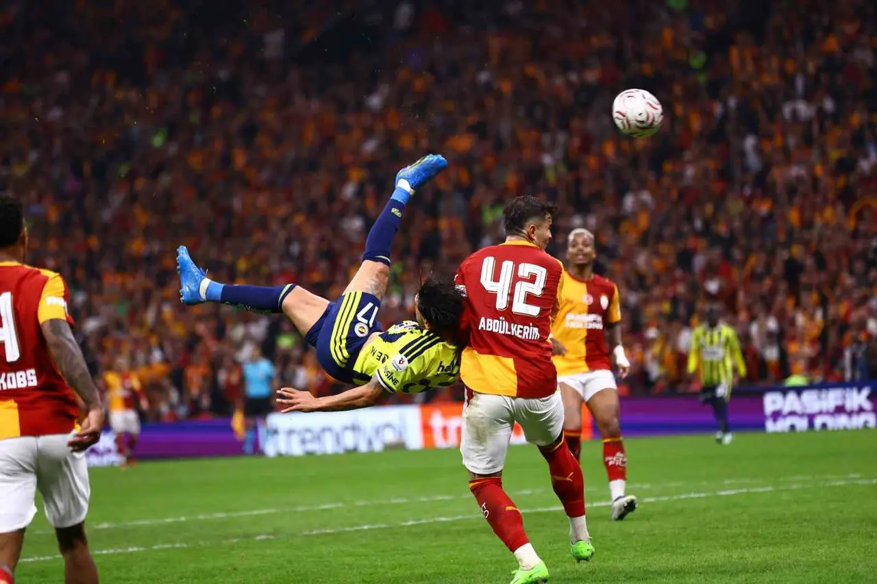 İrfan Can Kahveci, Galatasaray derbisinde ilk kez gol attı