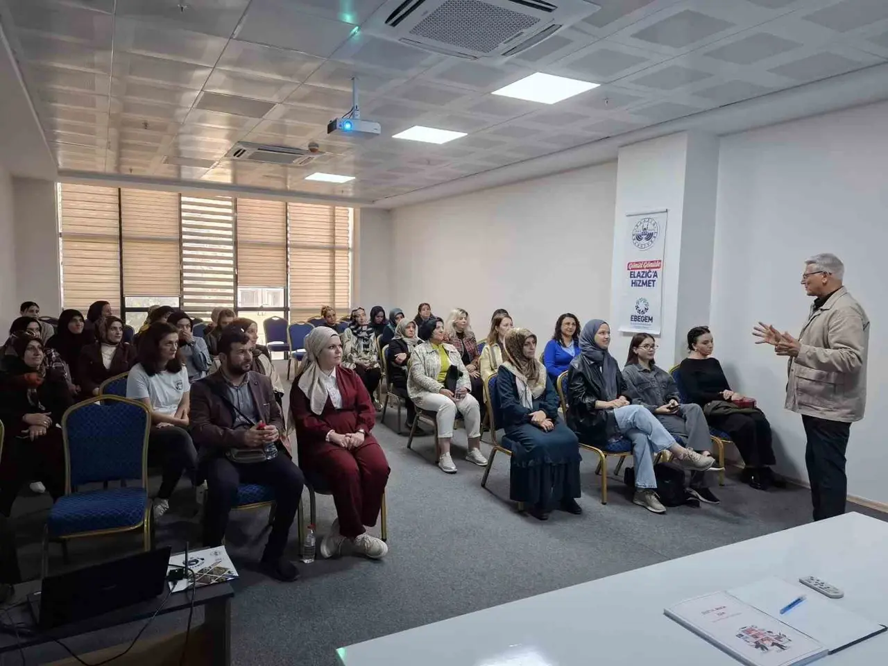 Elazığ’da 44 kursiyere girişimcilik ve dijital pazarlama eğitimi verildi
