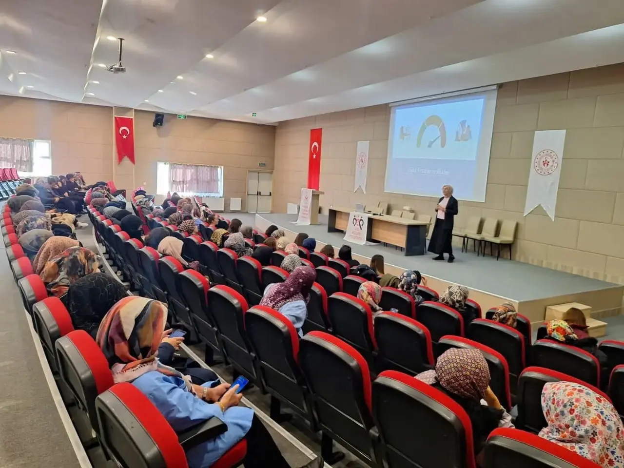 Kütahya’da personellere aile bilinci ve çocuk yetiştirme eğitimleri verildi
