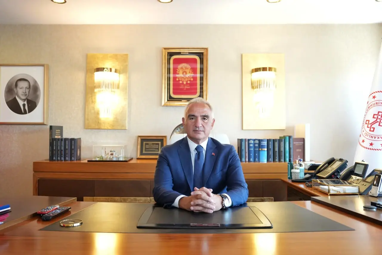 Bakan Ersoy duyurdu: Troya’da 160 yılı aşkın kazı tarihinin ilk müzik aleti bulundu