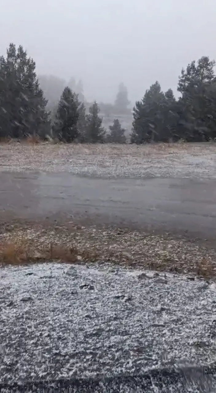 Sarıkamış’ta yağmur zirvede kara dönüştü