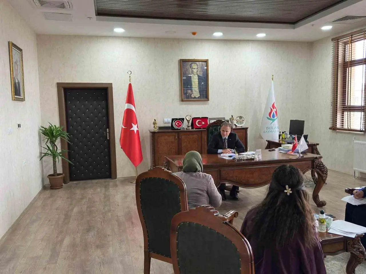 Kaymakam Koşansu "Halk Günü"nde vatandaşlarla bir araya geldi