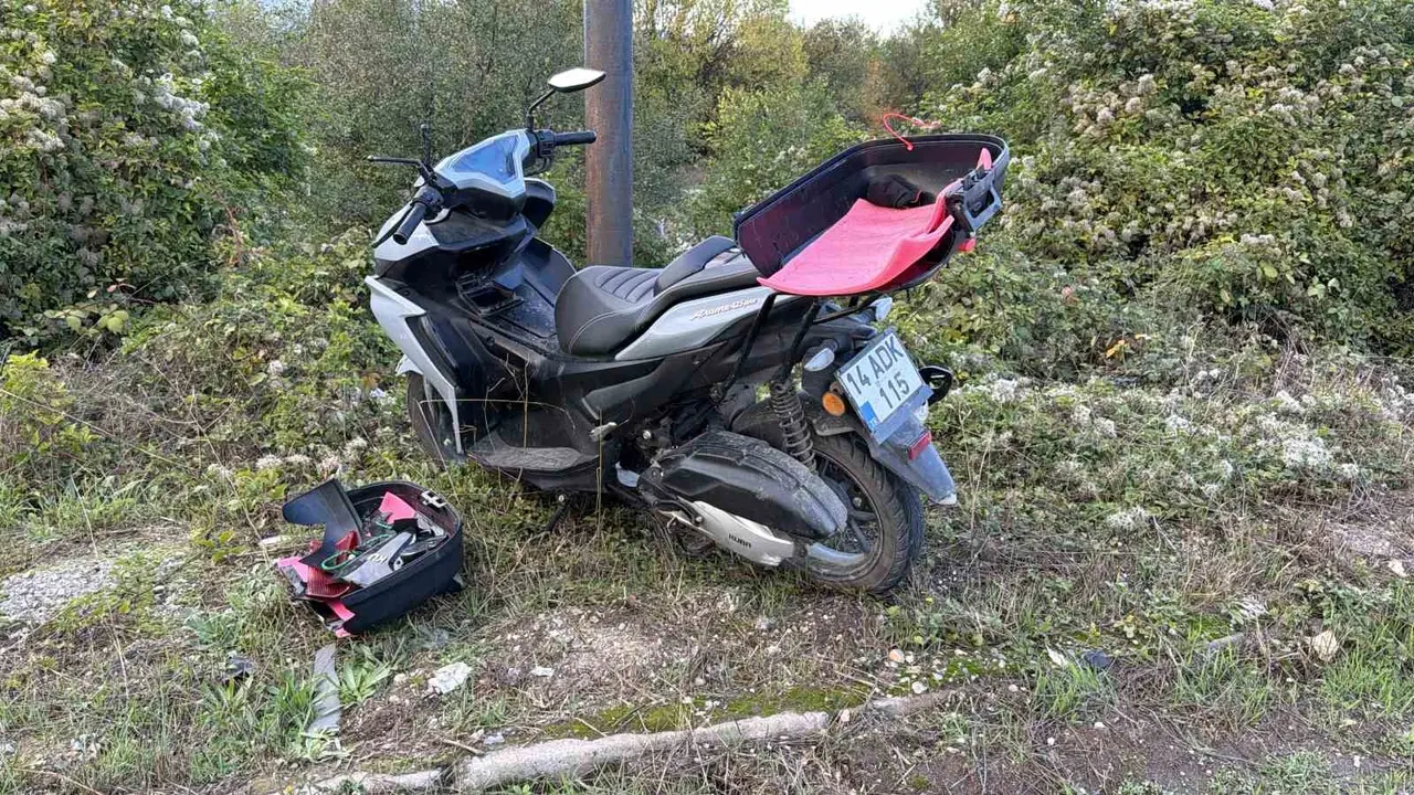 Bolu’da motosiklet ile hafif ticari araç çarpıştı: 2 yaralı