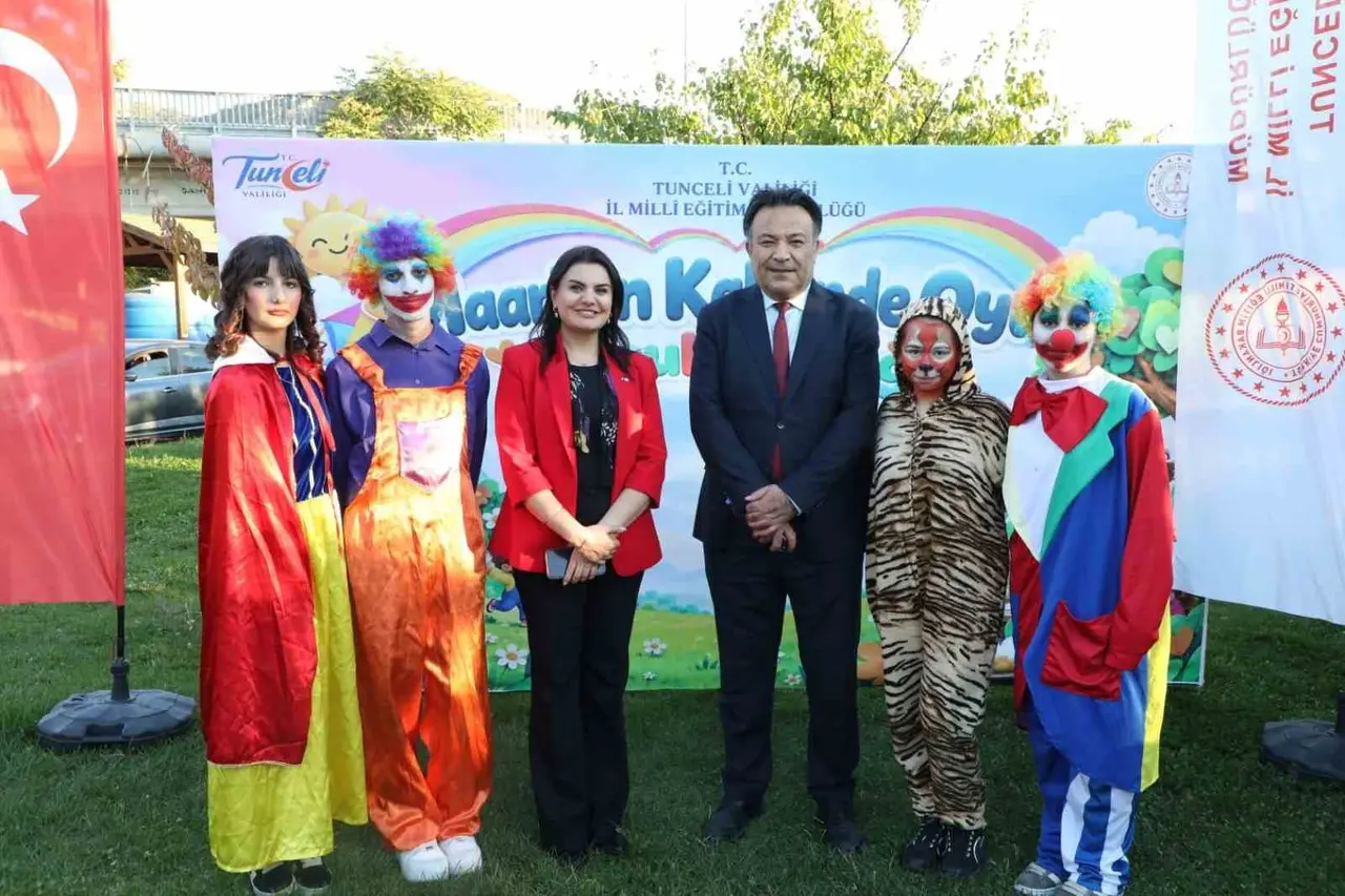 Tunceli’de festival tadında çocuk şenliği