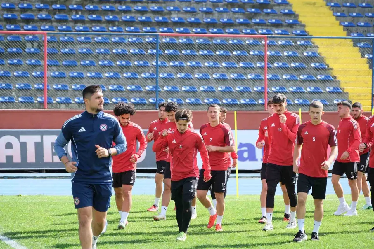 Çalış, "Takımın gelişiminden memnunum ama daha çok eksiğimiz var"