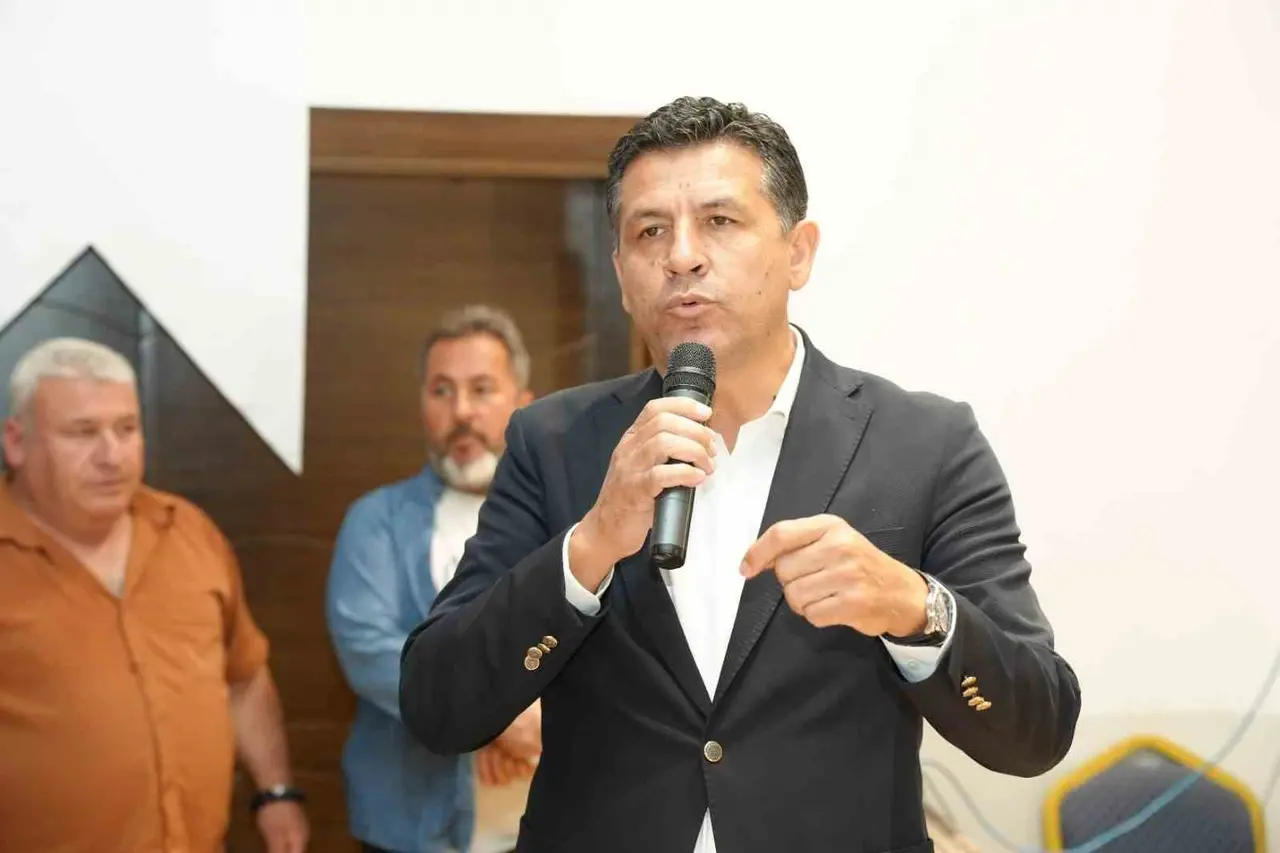 Kozan’da muhtarlar aynı sofrada buluştu