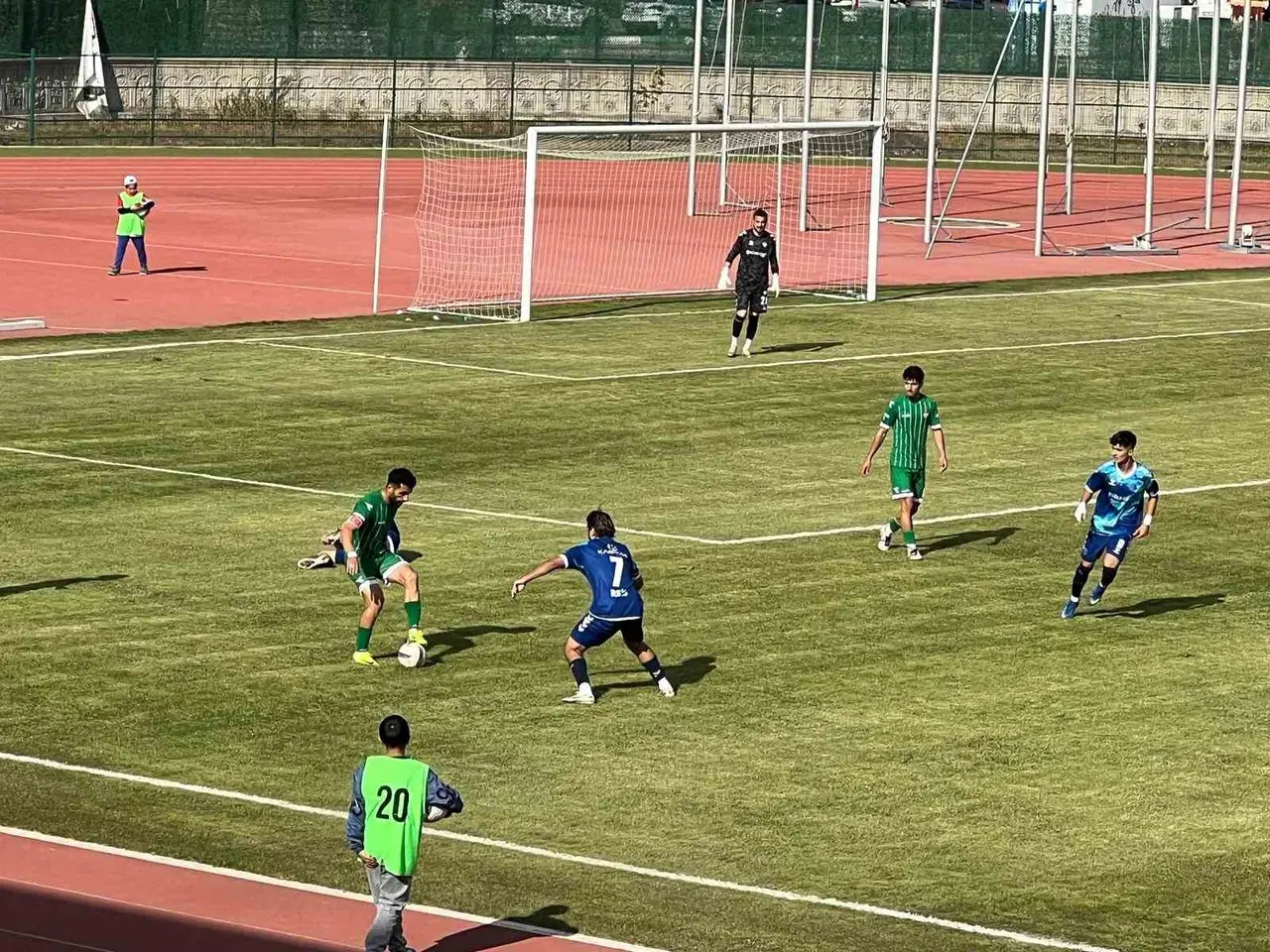 Kars 36 Spor: 3 Beşikdüzü 1834 Spor: 0