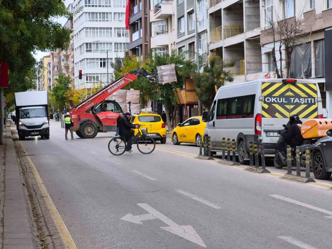 İnşaat çalışması trafiği kilitledi