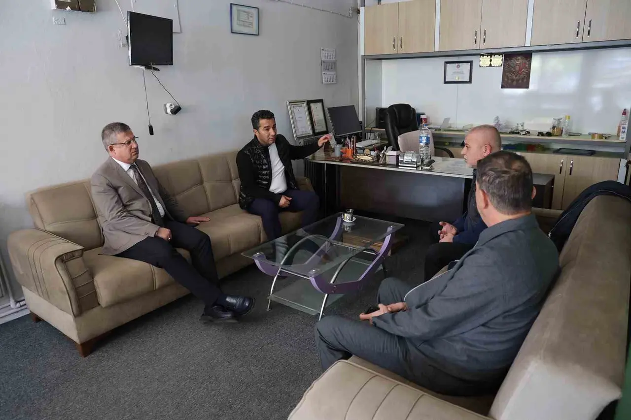 AK Parti Denizli İl Başkanı Subaşıoğlu’ndan Hacı Kaplanlar’da esnaf ziyareti