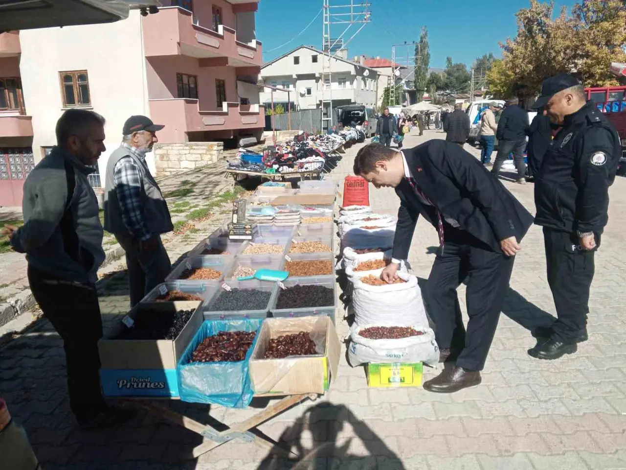 Kaymakam Yıldırım okul, kurs ve pazar ziyaretinde bulundu