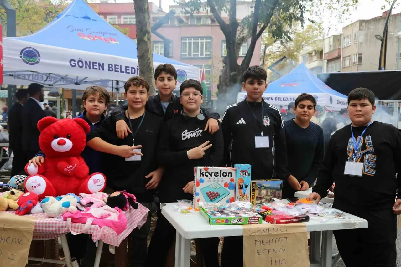 Gönen’de Gazze için yardım organizasyonu düzenlendi