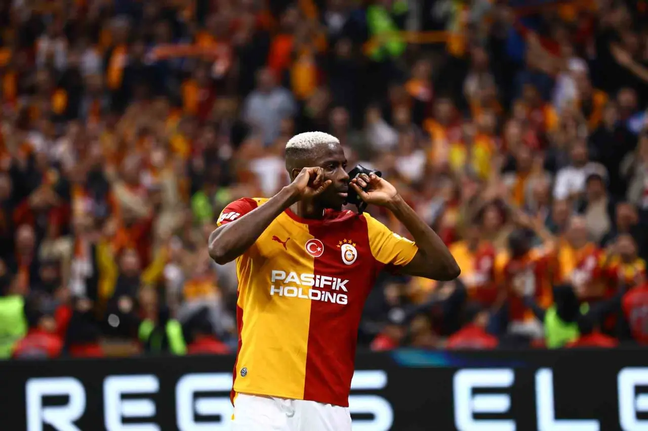 Victor Osimhen, Fenerbahçe’ye karşı gol sayısını 5 yaptı