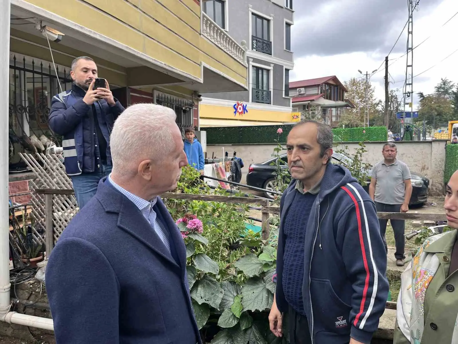 Vali Gül: "Bu cumartesi pazar hemşerilerimizin evlerinde dinlenmelerini istirham ediyoruz"