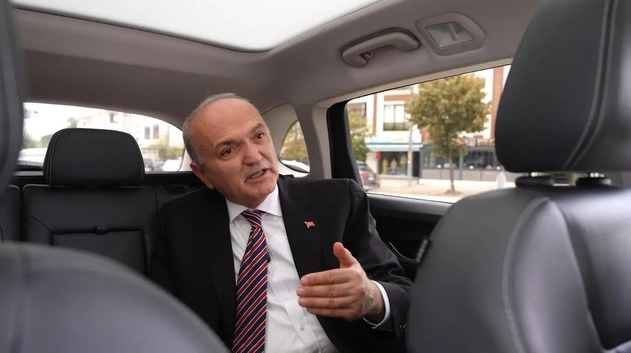 Başkan Özlü ve Milletvekili Keşir yerli otomobil ile yollara çıktı