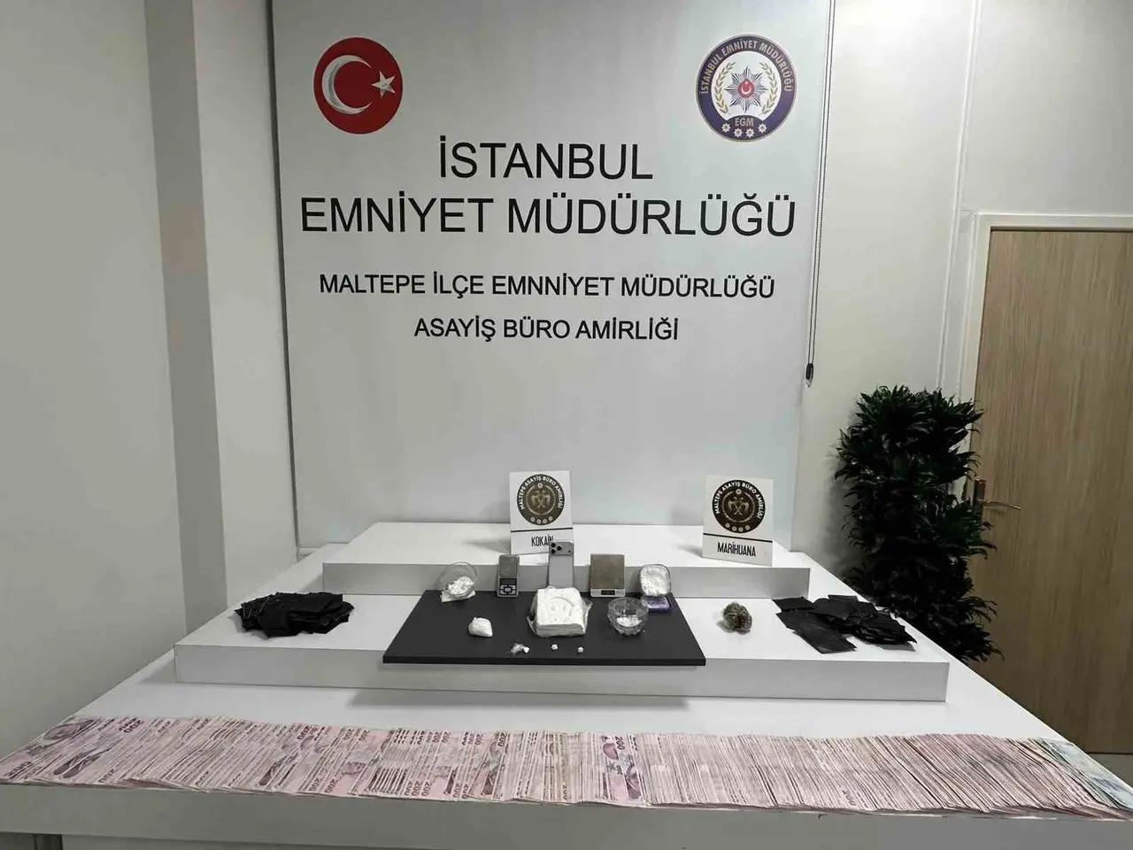 İstanbul’da düzenlenen uyuşturucu operasyonunda 2 kişi tutuklandı