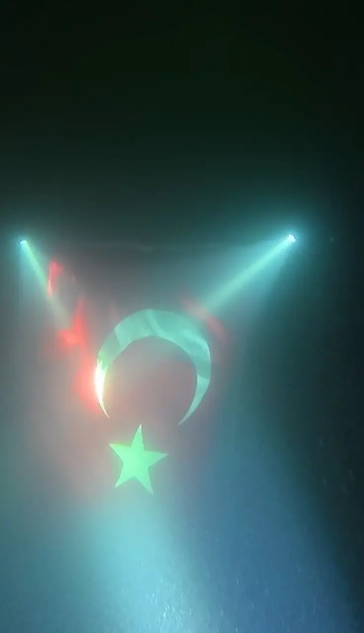 Tunceli’de 29 metre derinlikte Türk bayrağı açıldı