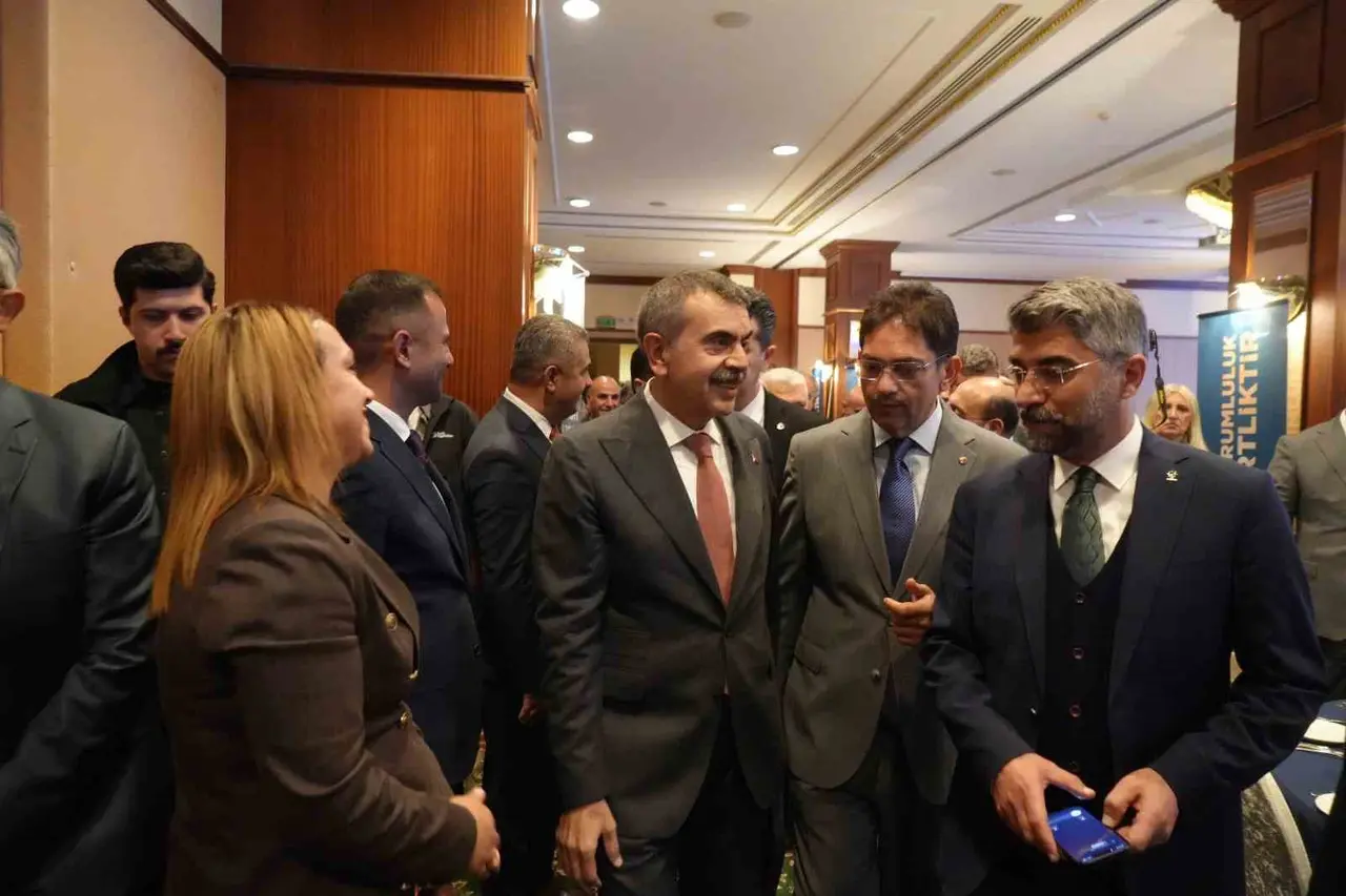 Bakan Tekin: "Ortak akıl arayışı beni mutlu etti"