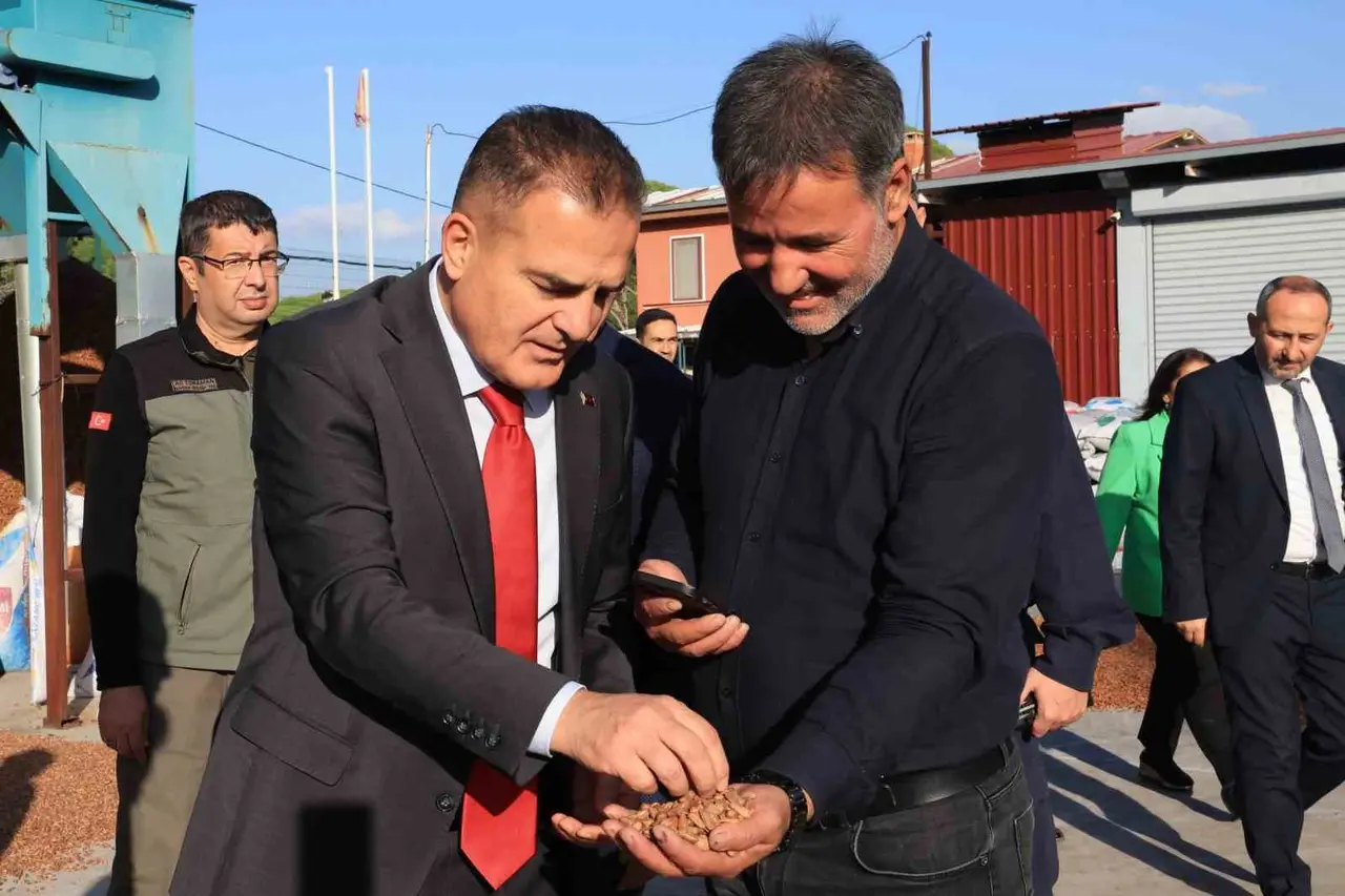 Vali Akbıyık, künar üreticilerinin taleplerini dinledi