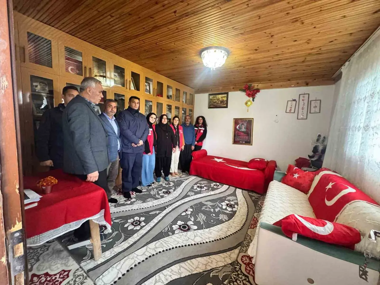 Kahramanmaraş’ta şehitler kabirleri başında dualarla anıldı