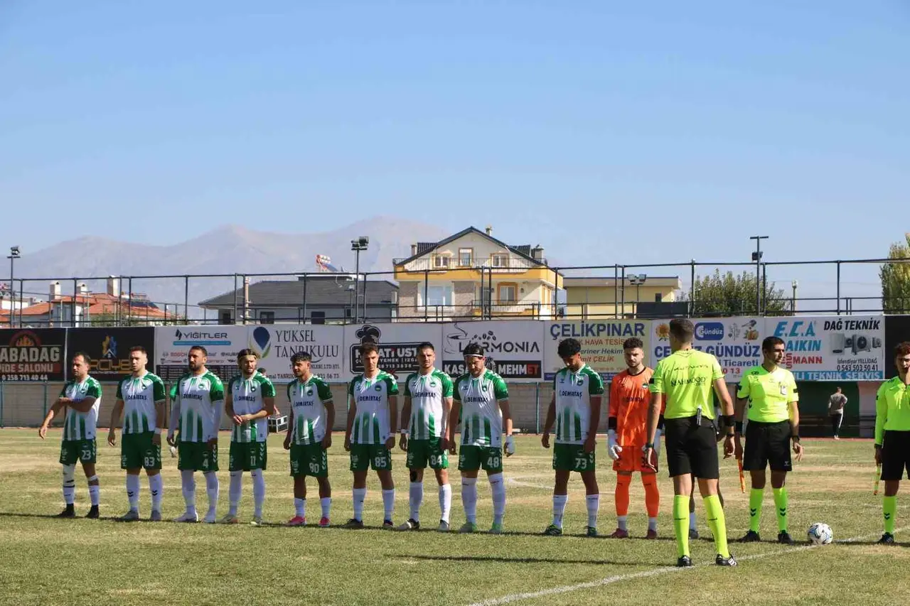 Yeşil Çivril Belediyespor evinde yıkıldı: 0-3