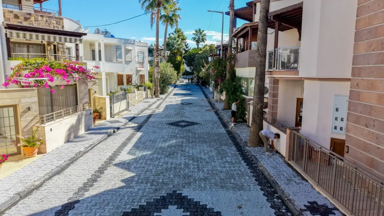 Bodrum’da beş mahallede yol çalışmaları sürüyor