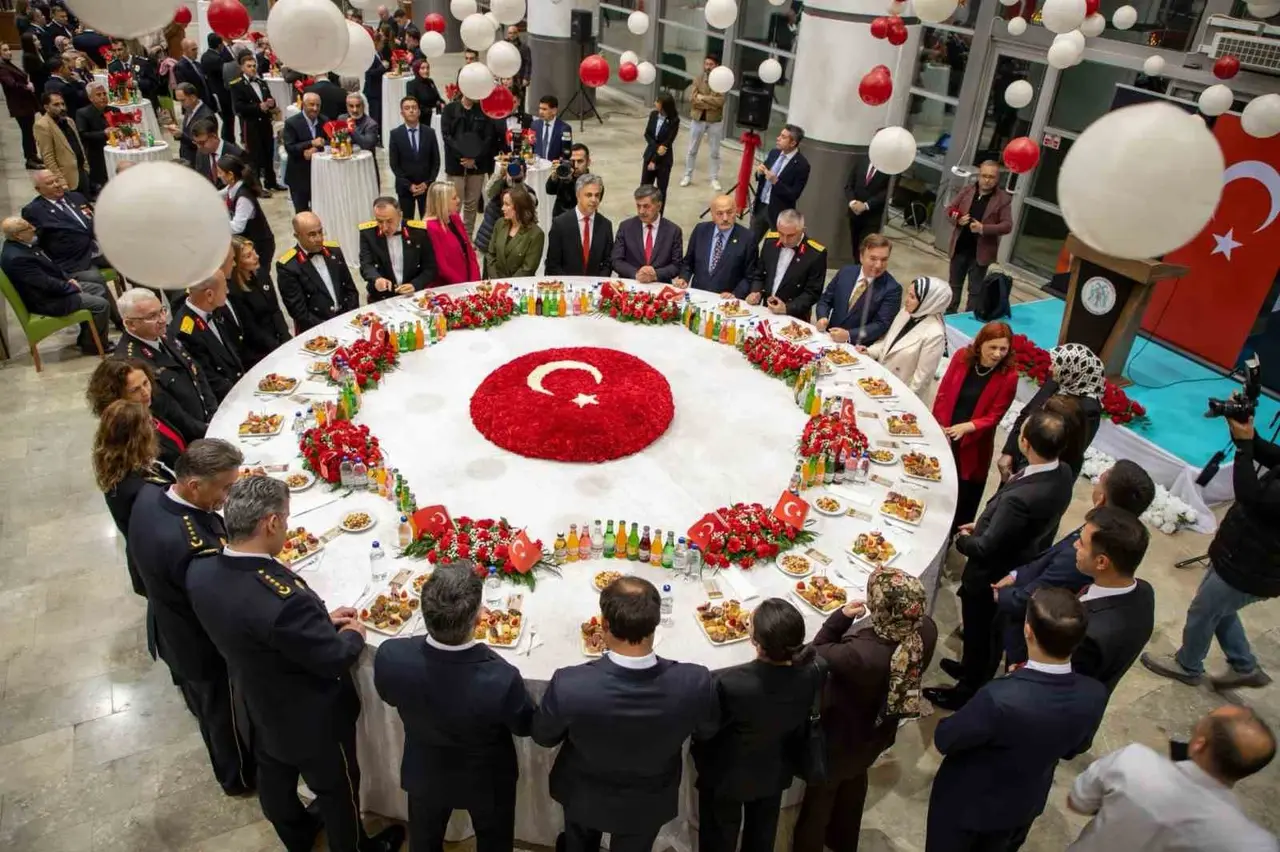 Erzincan’da Cumhuriyet’in 103. yılı resepsiyonla kutlandı