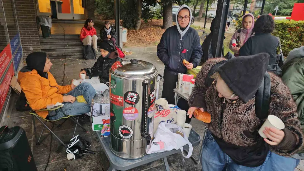 Brüksel’de öğrencilerden eğitim giderleri protestosu