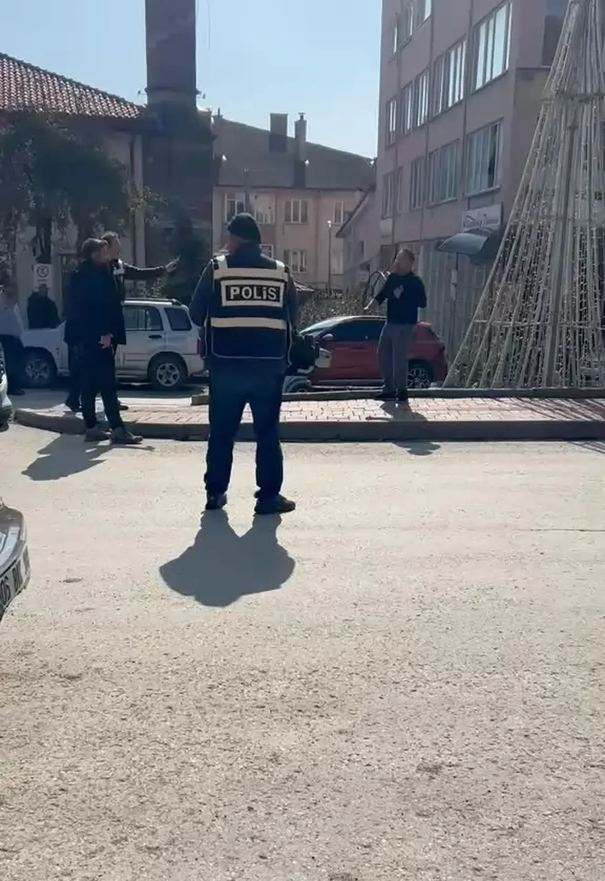 Bolu’da eli bıçaklı şahıs ekipleri harekete geçirdi