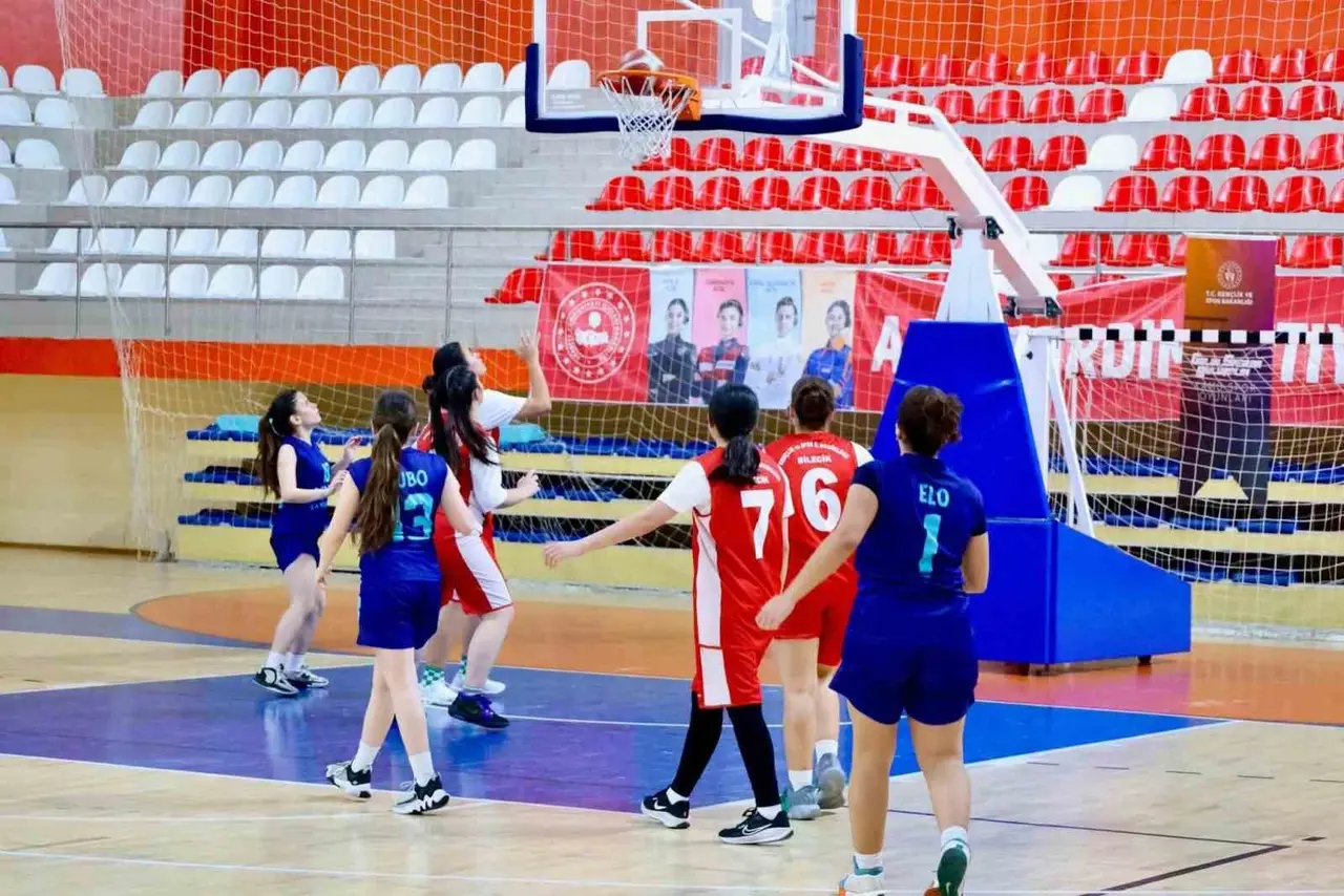Potanın genç yıldızları ödüllerine kavuştu