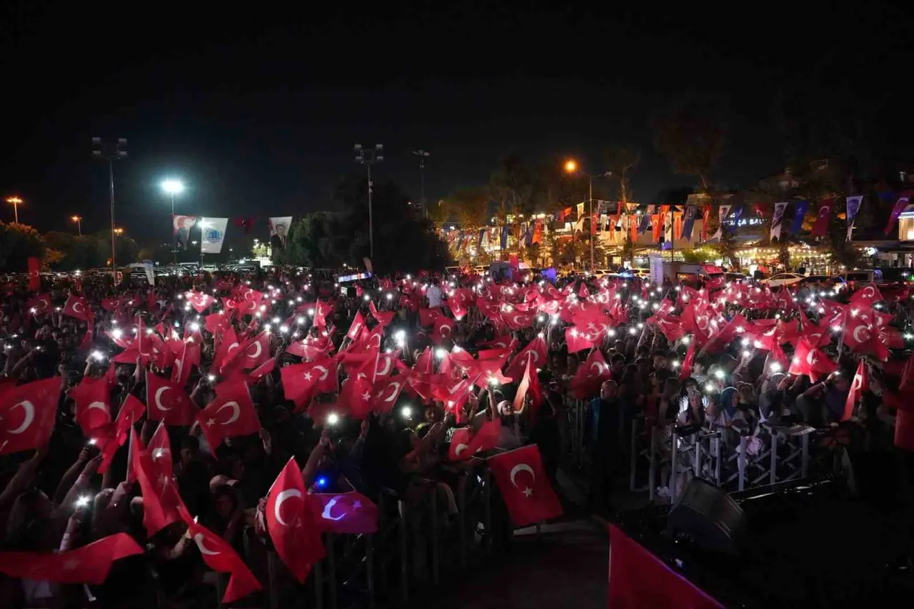Tuzla’da Cumhuriyet Bayramı coşkusu Edis konseriyle taçlanacak