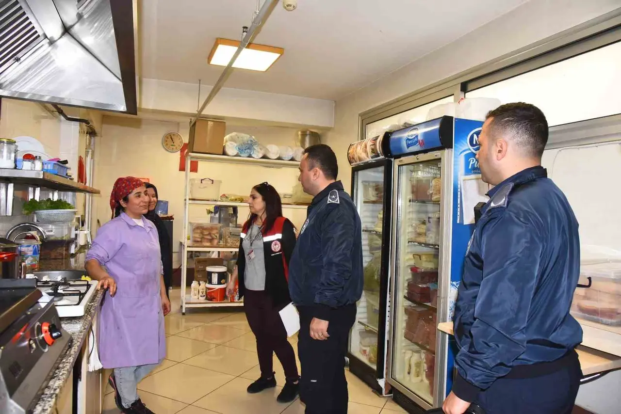 Menemen’de okul kantinlerine sıkı denetim
