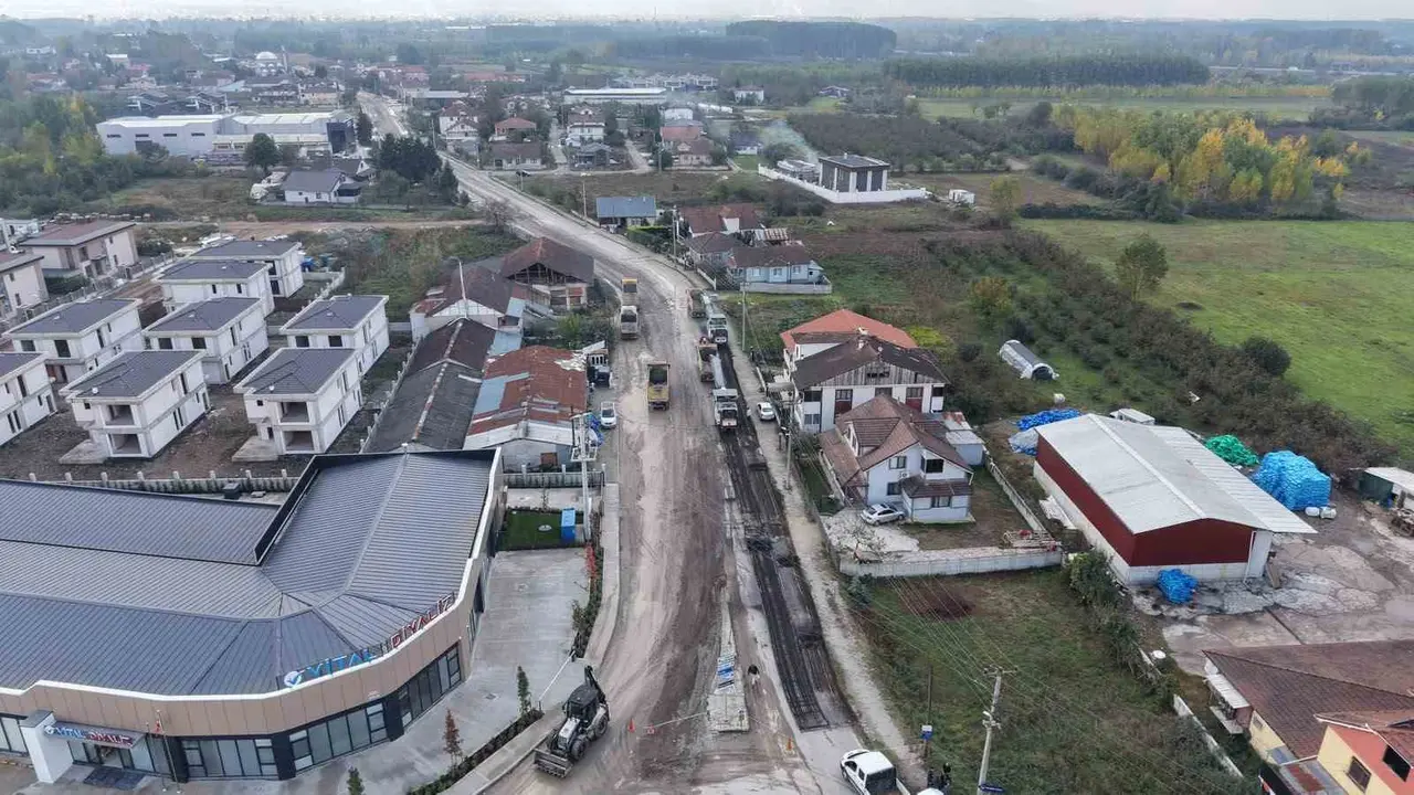 Düzce’de 600 metrelik yol trafiğe kapatıldı