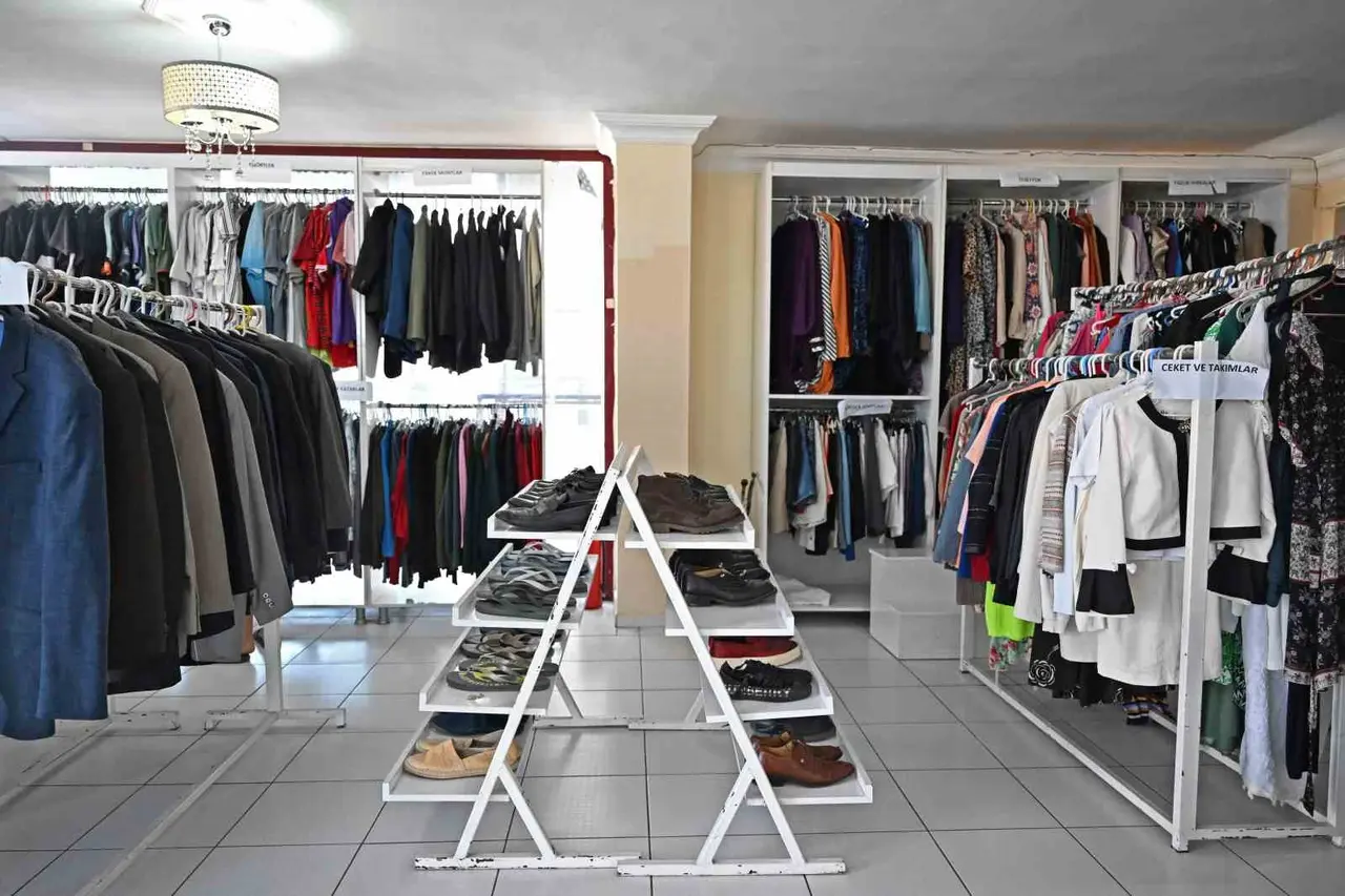 Büyükşehir Sosyal Yardım Merkezi’nde ihtiyaç sahiplerine destek