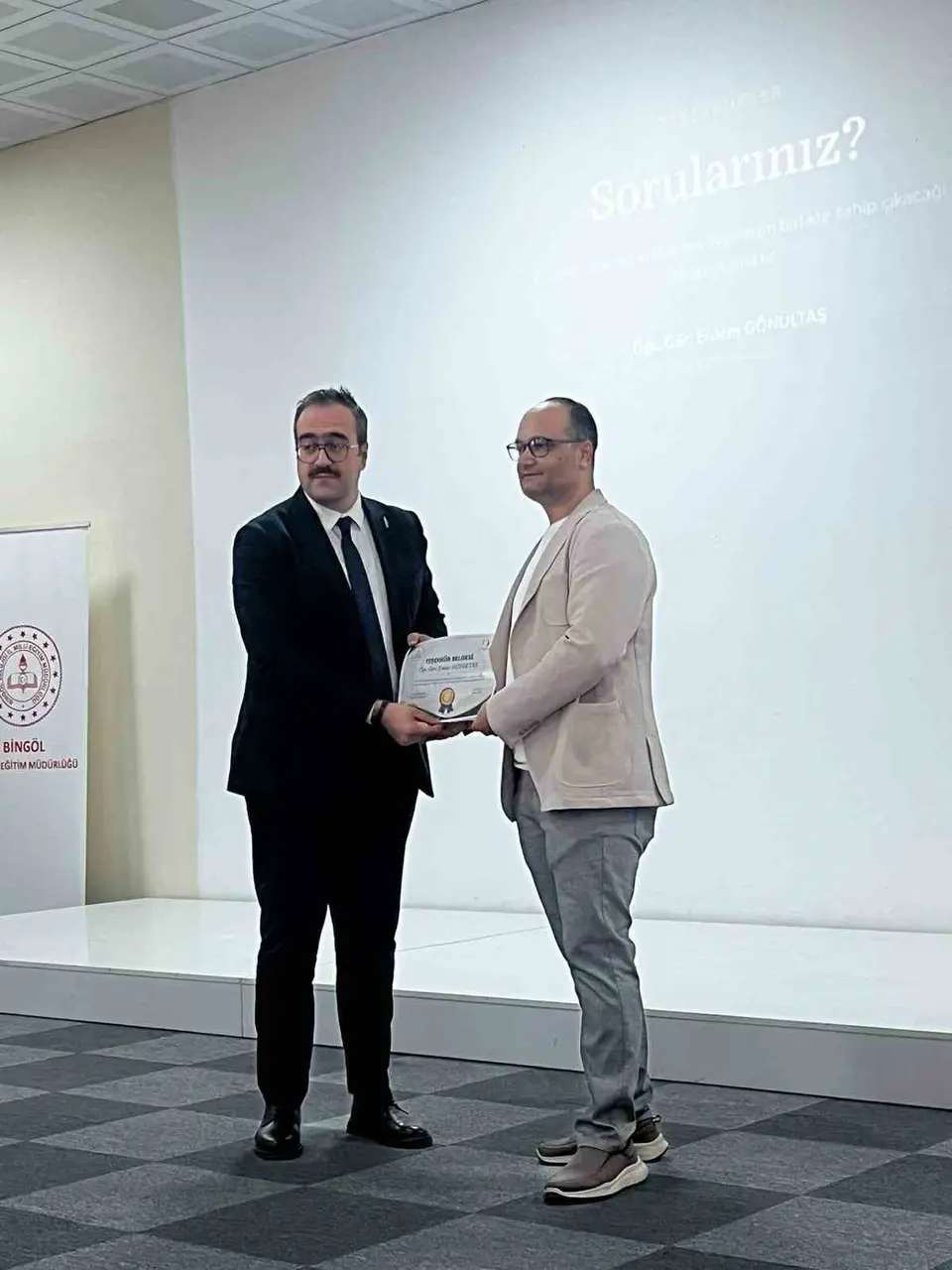 Genç’te öğrencilere güvenli internet eğitimi verildi