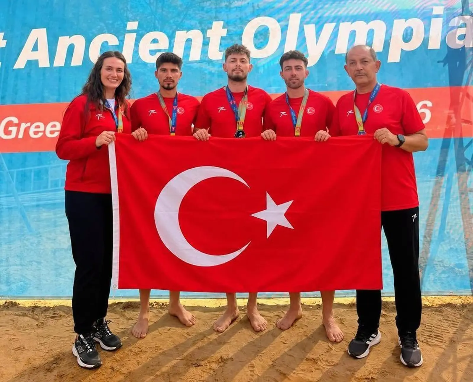 Erzincanlı milli sporcuların yer aldığı Türkiye, Air Badminton’da Avrupa ikincisi oldu