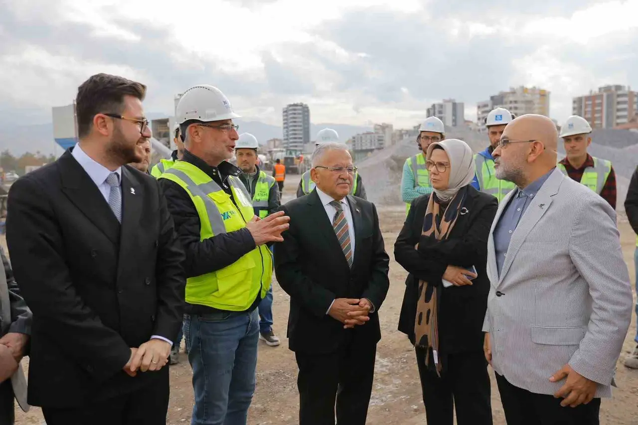 Başkan Büyükkılıç, milletvekilleriyle Kartal Katlı Kavşağı projesini incledi