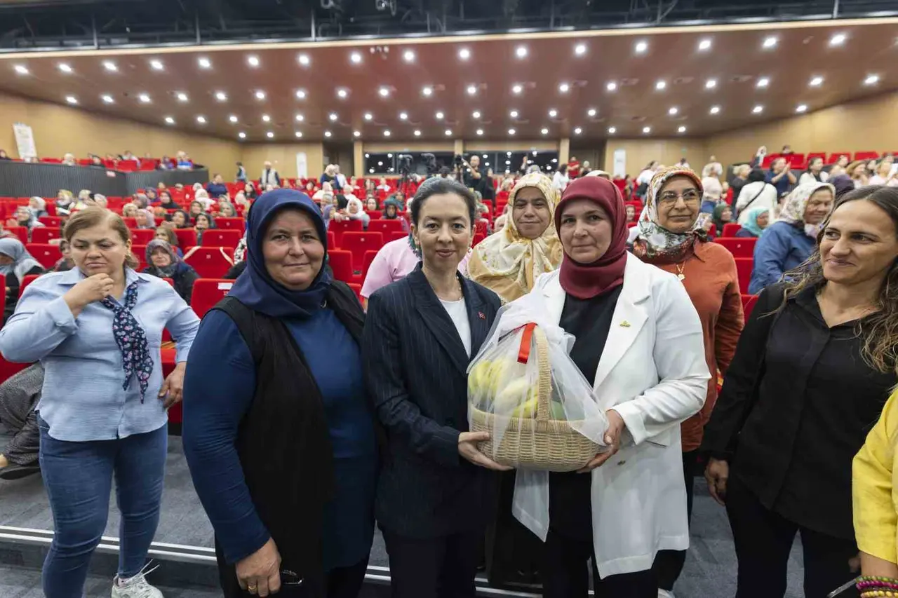 Mersin’de kadın üreticiler emek ve dayanışma için buluştu