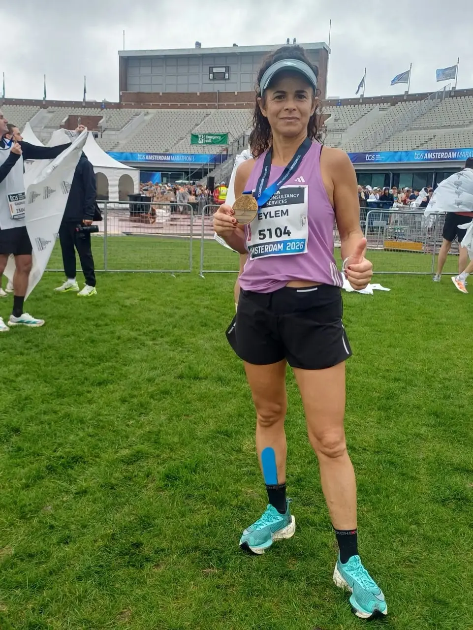 Aydınlı öğretmen 42 kilometrelik maratonu rekoruyla tamamladı
