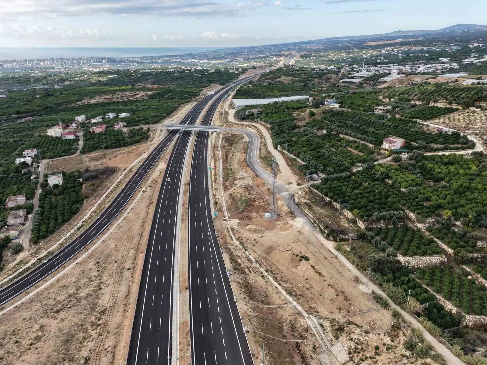 Bölgeyi rahatlatacak ’Çeşmeli-Kızkalesi Otoyolu’ ulaşıma açıldı