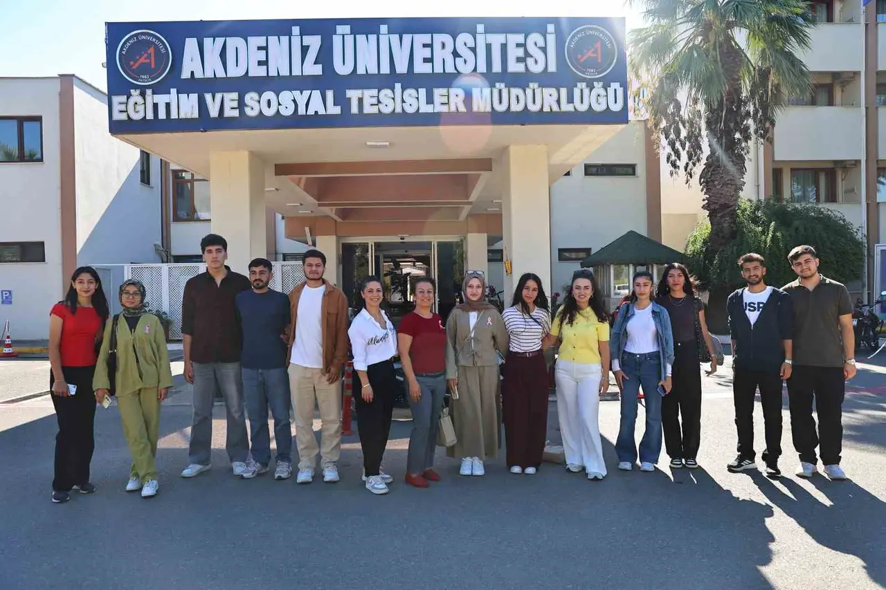 Üniversite öğrencileri Antalya’nın tarihi ve kültürel zenginliklerini keşfettiler