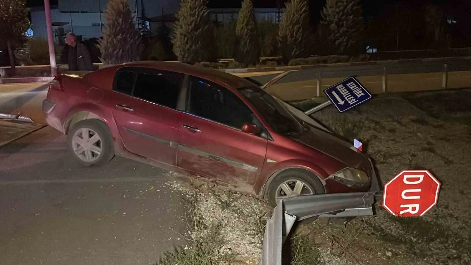 Karaman’da bariyerlere çarpan otomobilin plakasına 46 bin lira ceza
