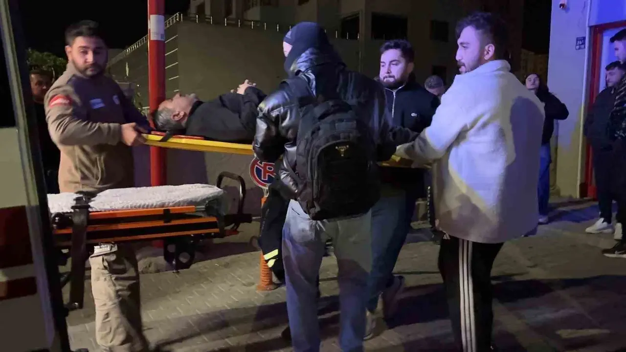 Kayseri’de park halindeki 3 araca çarpan otomobil, alev aldı: 2 yaralı