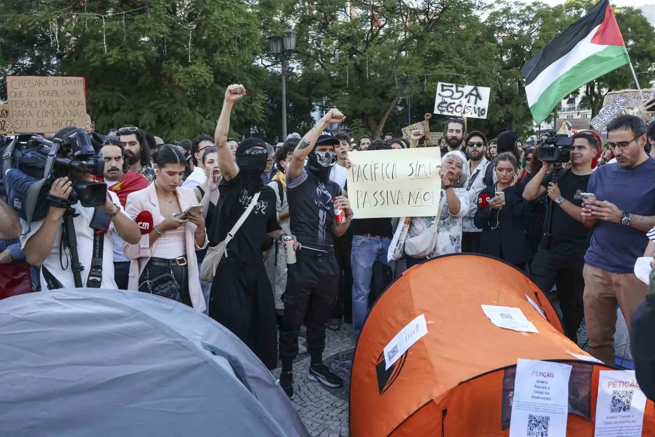 Portekiz’de konut krizi protestolarına polis müdahalesi: 55 gözaltı