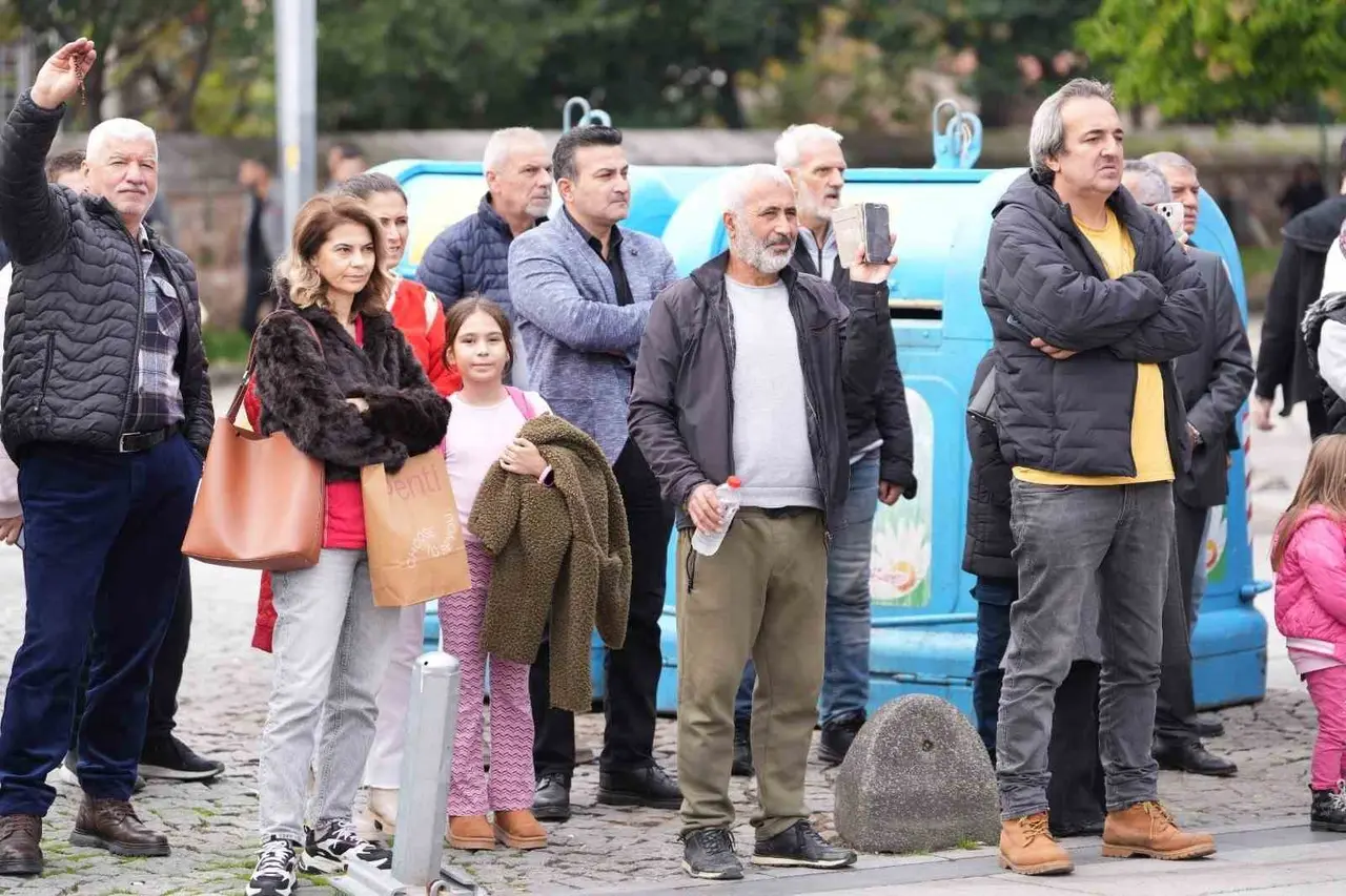 Davul zurna sesleri yükseldi, 41 kişi zeybek oynadı