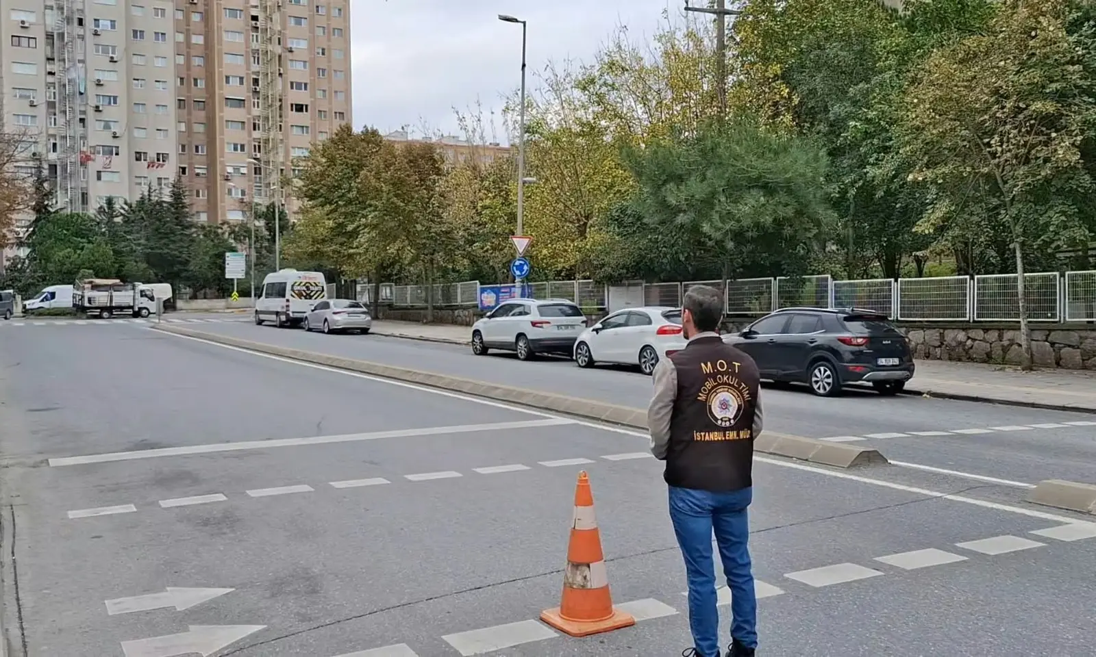 Okul önlerinde sıkı denetim: Ataşehir’de polisten asayiş ve güvenlik uygulaması