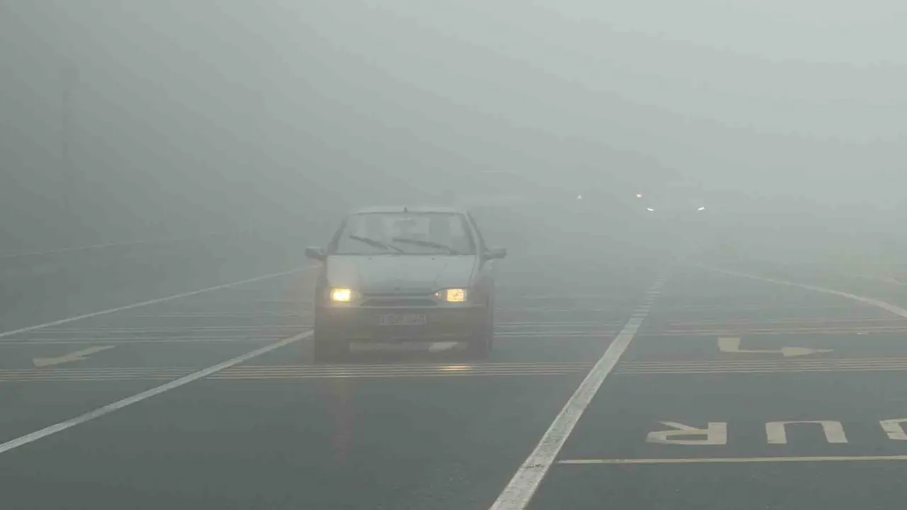 Bolu Dağı’nda sis etkili oldu, görüş mesafesi azaldı