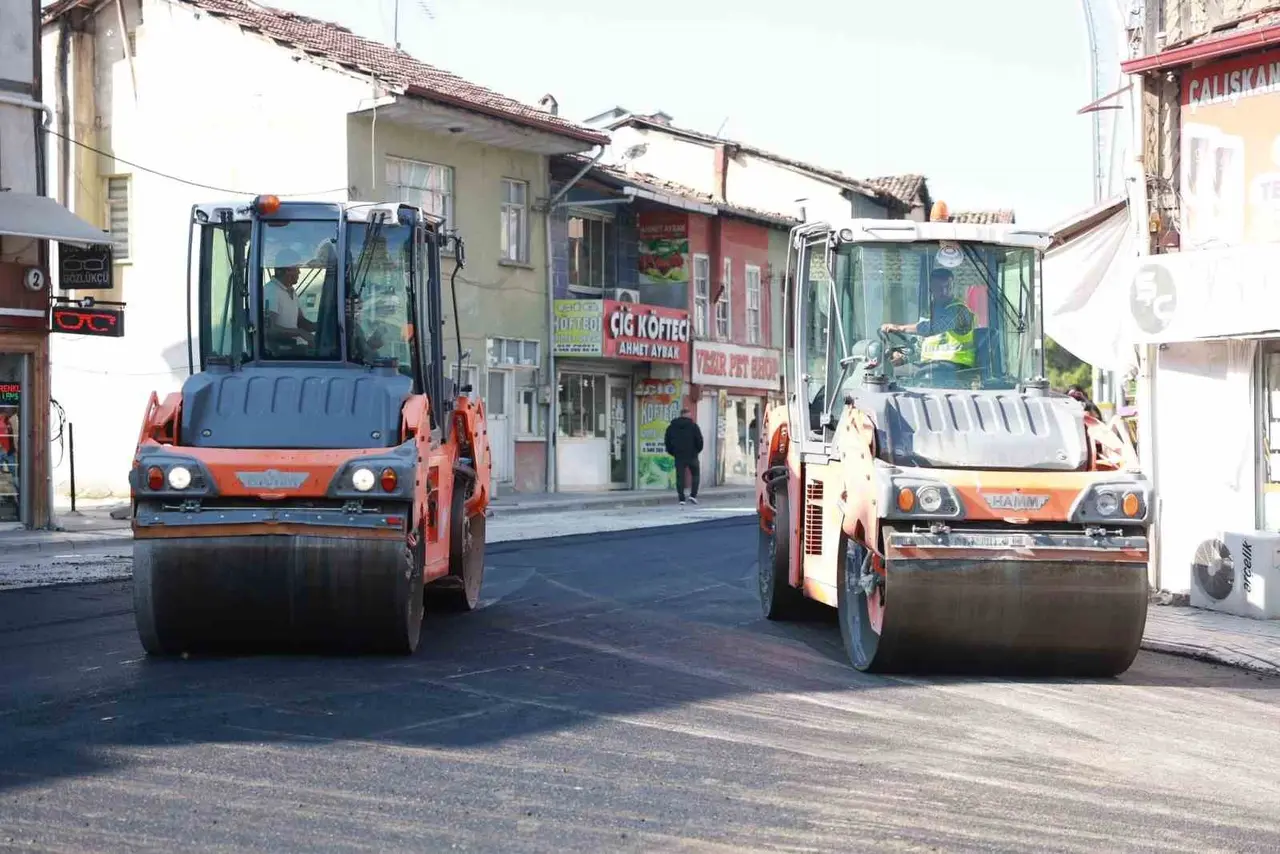 Vezirköprü’de sıcak asfalt çalışması